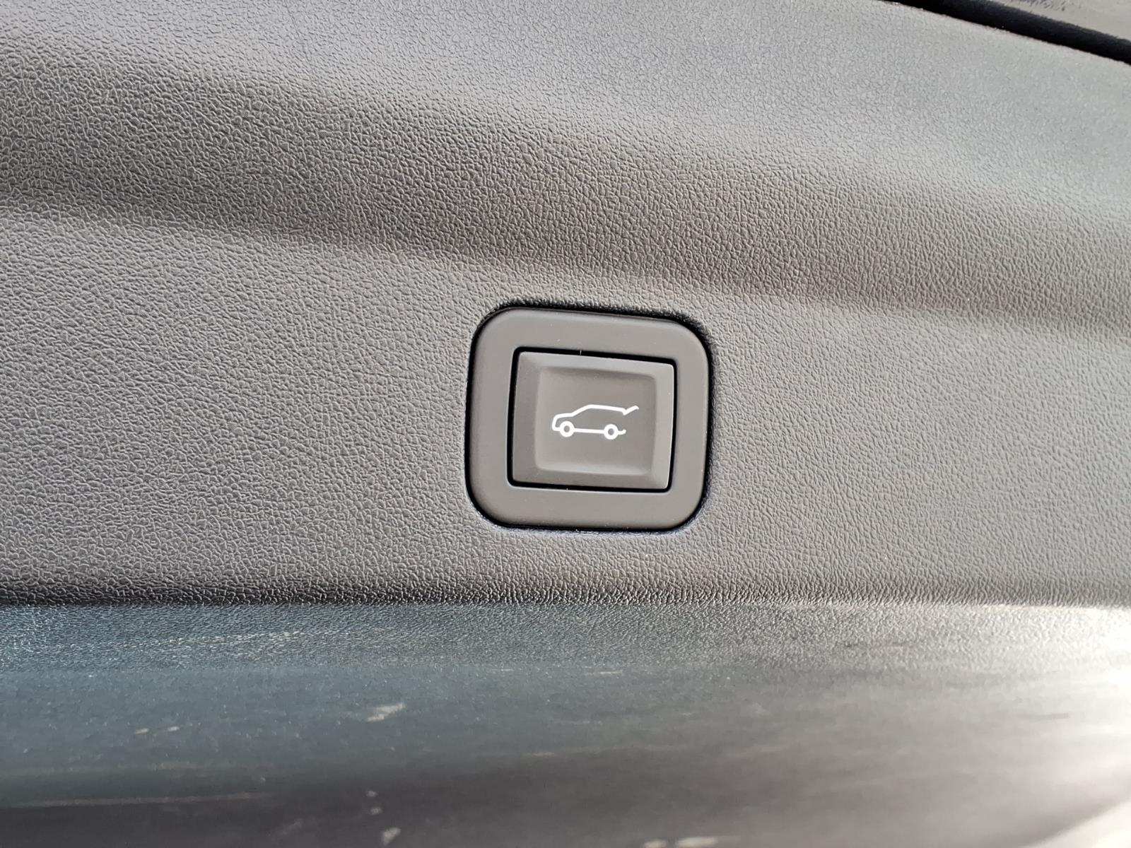 CadillacEscalade IQ11