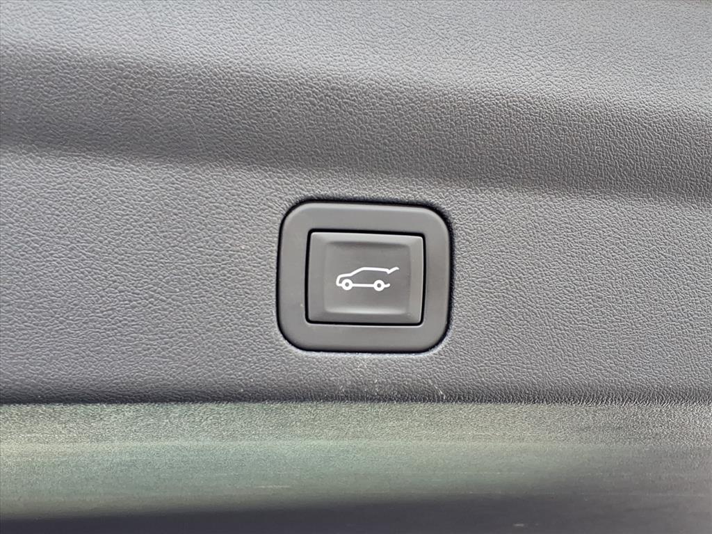 CadillacEscalade IQ11