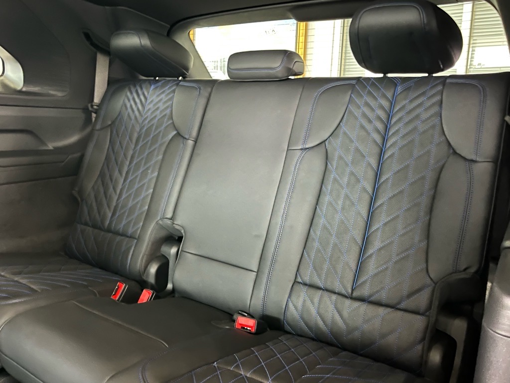 CadillacEscalade IQ11