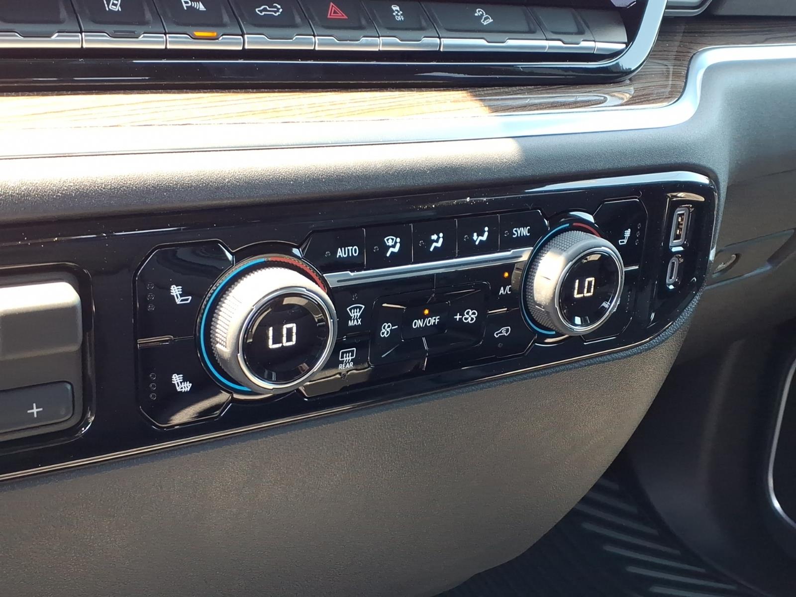 ChevroletSilverado 2500HD12