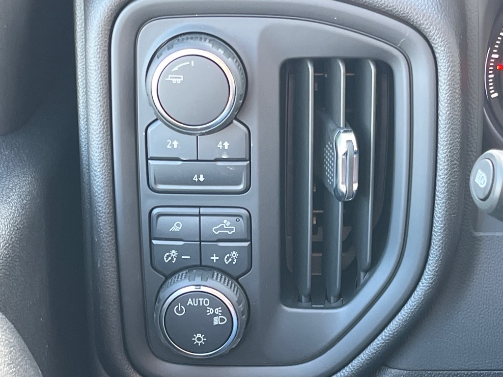 ChevroletSilverado 3500HD CC12