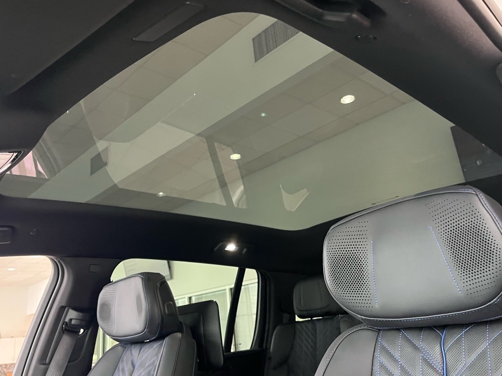 CadillacEscalade IQ12