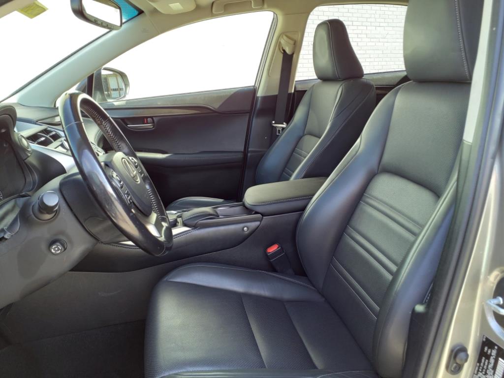 LexusNX 200t14