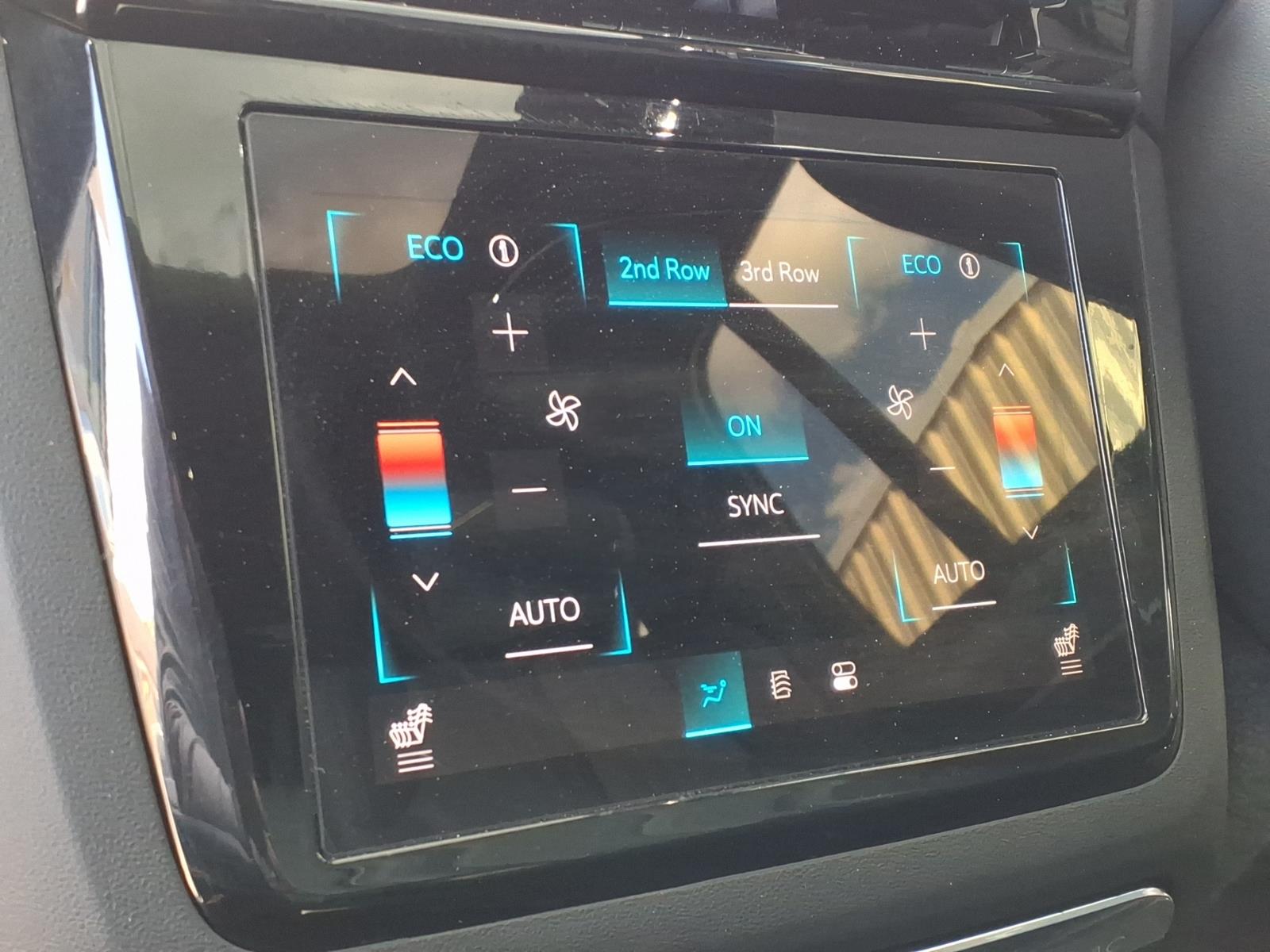 CadillacEscalade IQ15