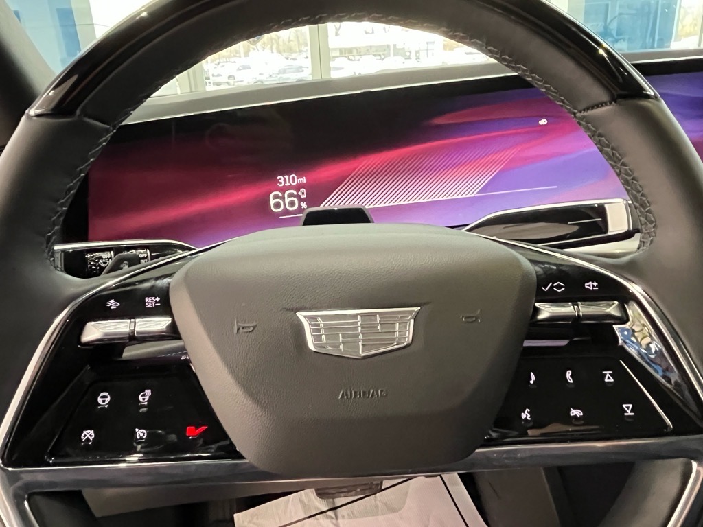 CadillacEscalade IQ16