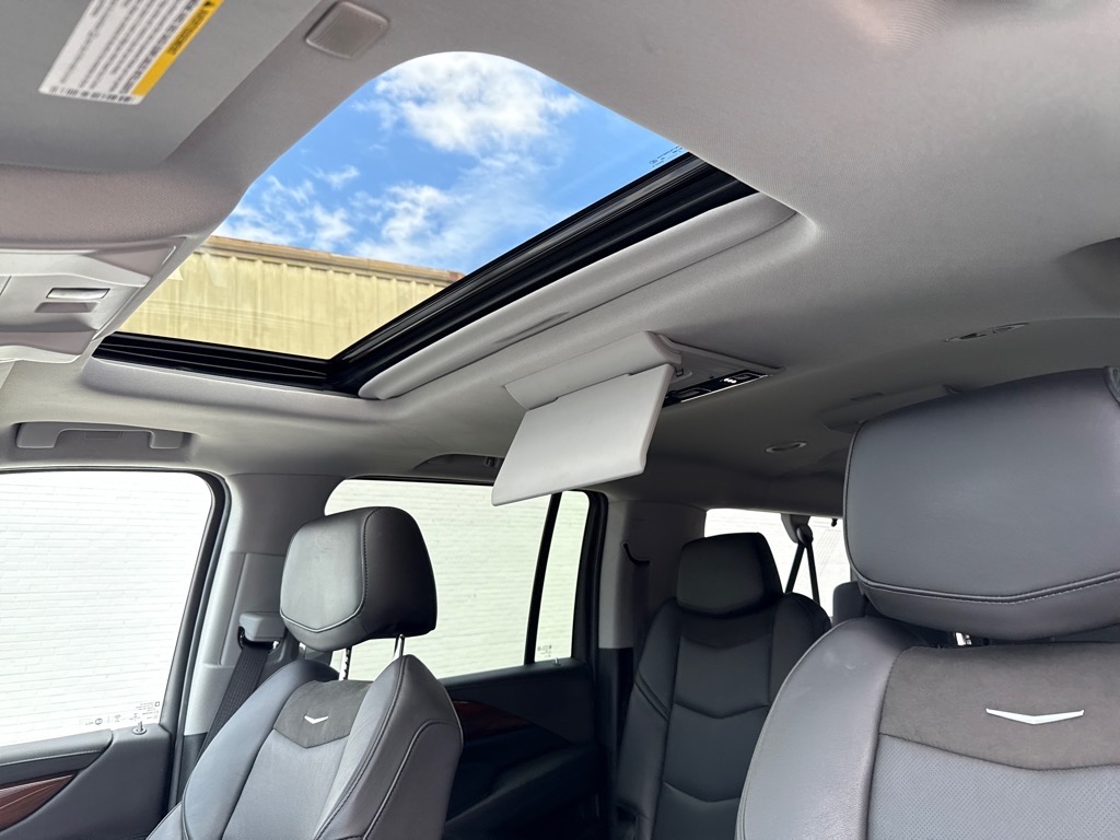 CadillacEscalade ESV17