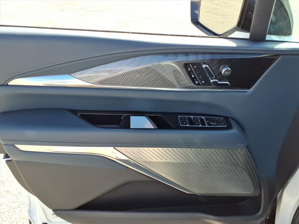 CadillacEscalade IQ17