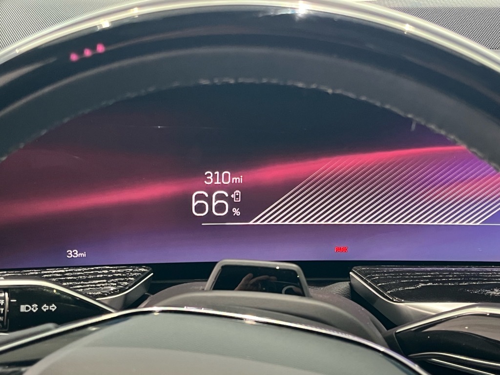 CadillacEscalade IQ17