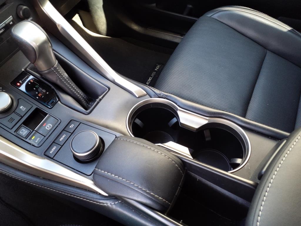 LexusNX 200t18