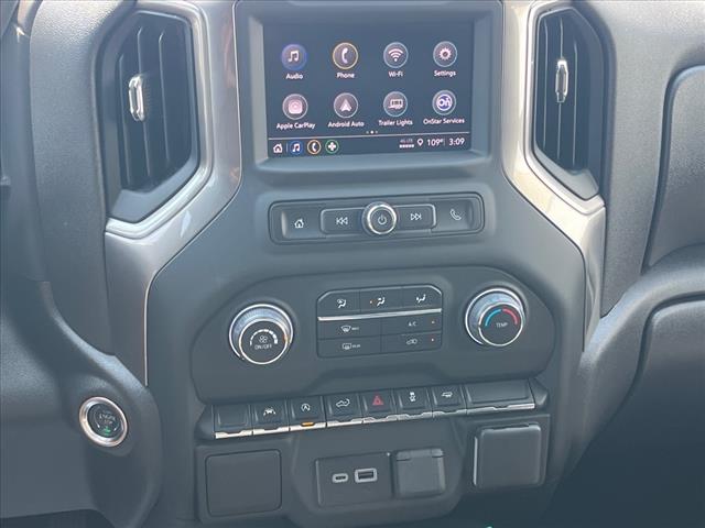 2024 Chevrolet Silverado 1500 2WD CREW CAB 147  CUSTOM
