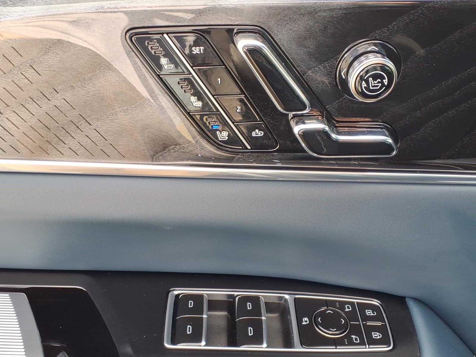 CadillacEscalade IQ19