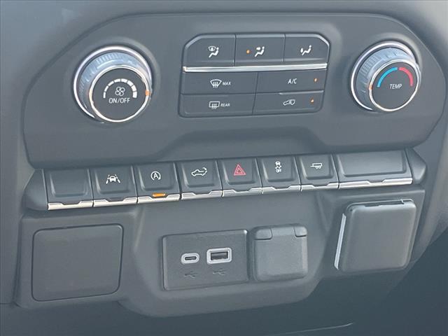 2024 Chevrolet Silverado 1500 2WD CREW CAB 147  CUSTOM