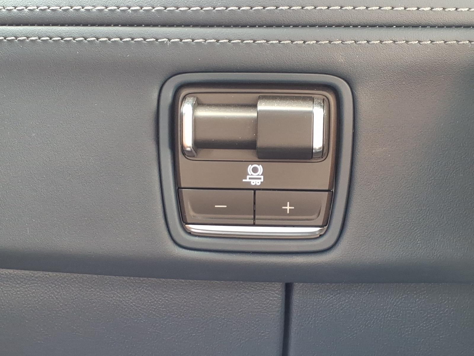 CadillacEscalade IQ24