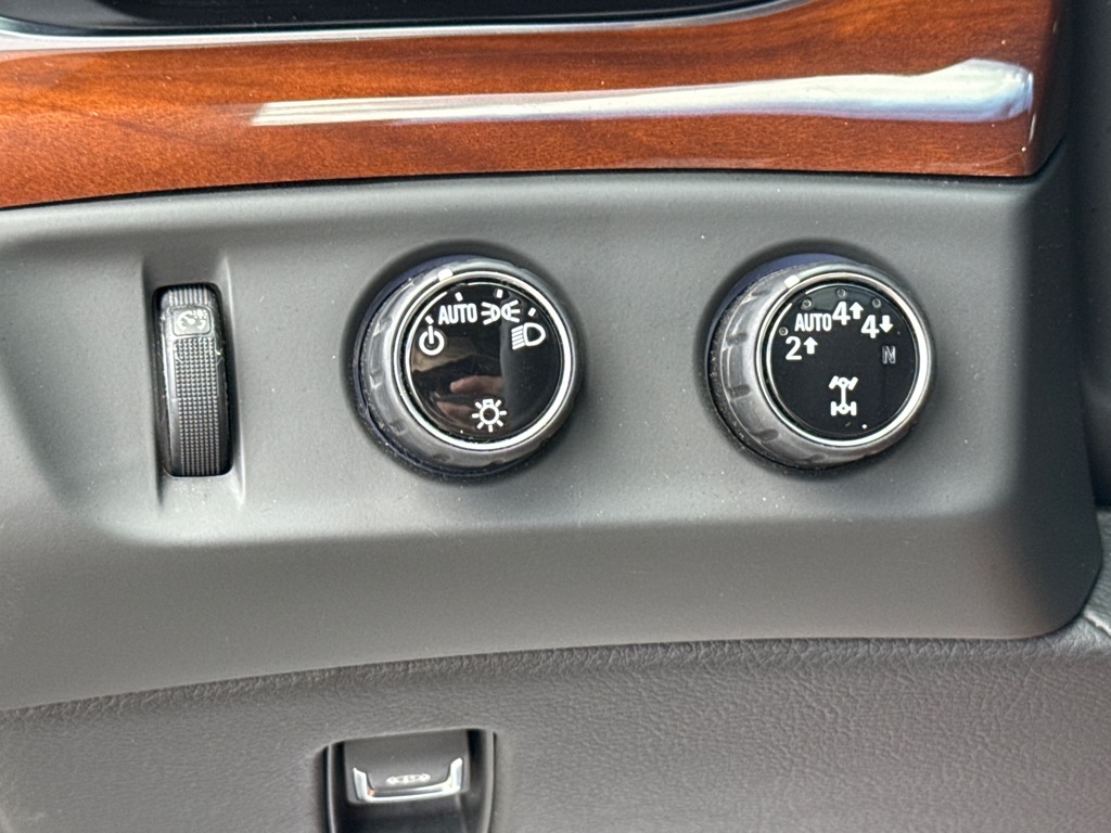 CadillacEscalade ESV24