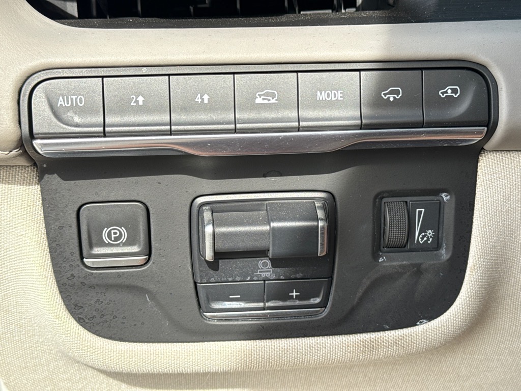 CadillacEscalade ESV24