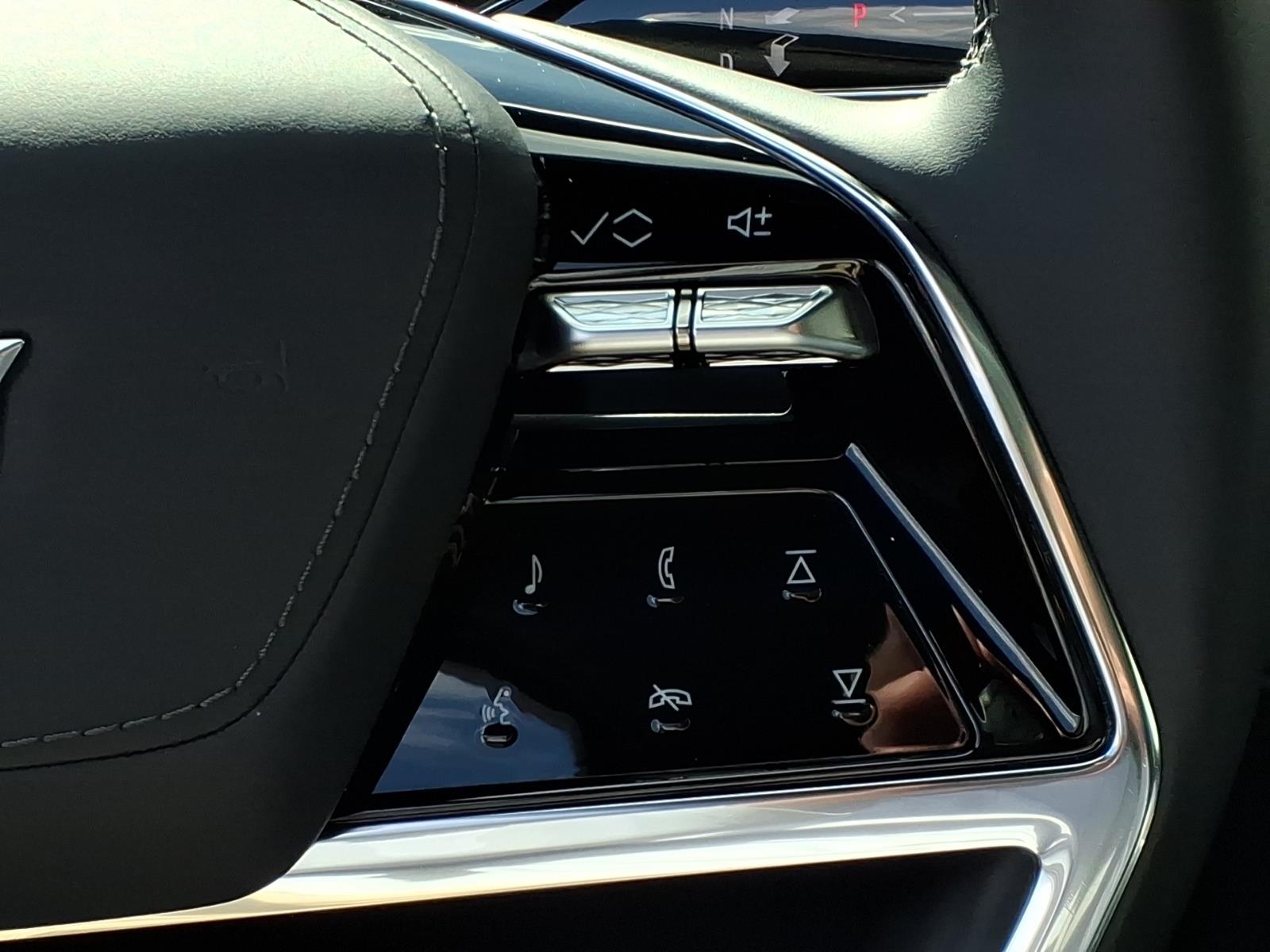 CadillacEscalade IQ27