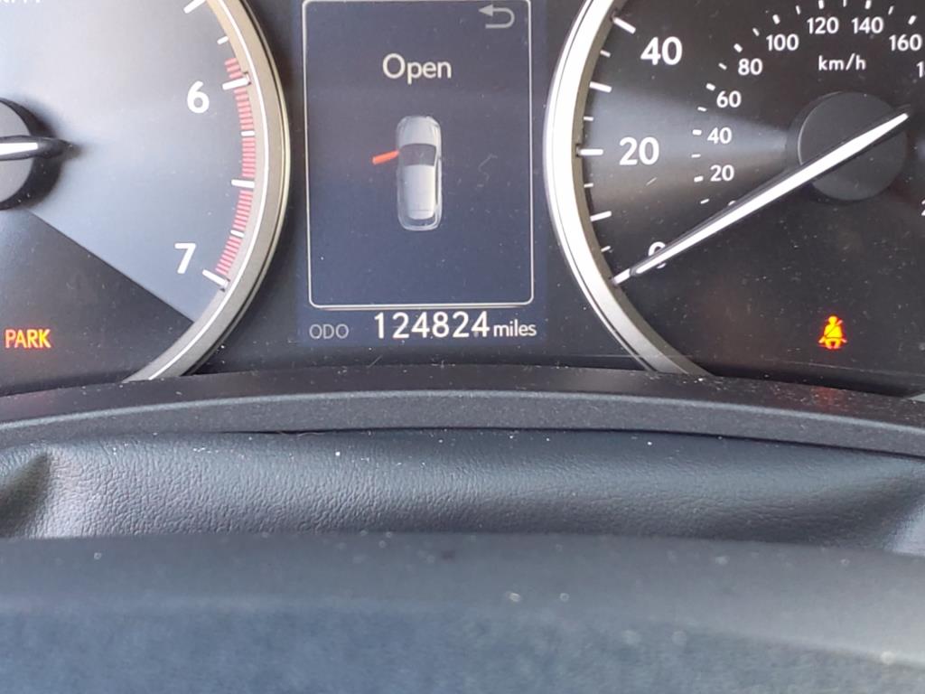 LexusNX 200t27