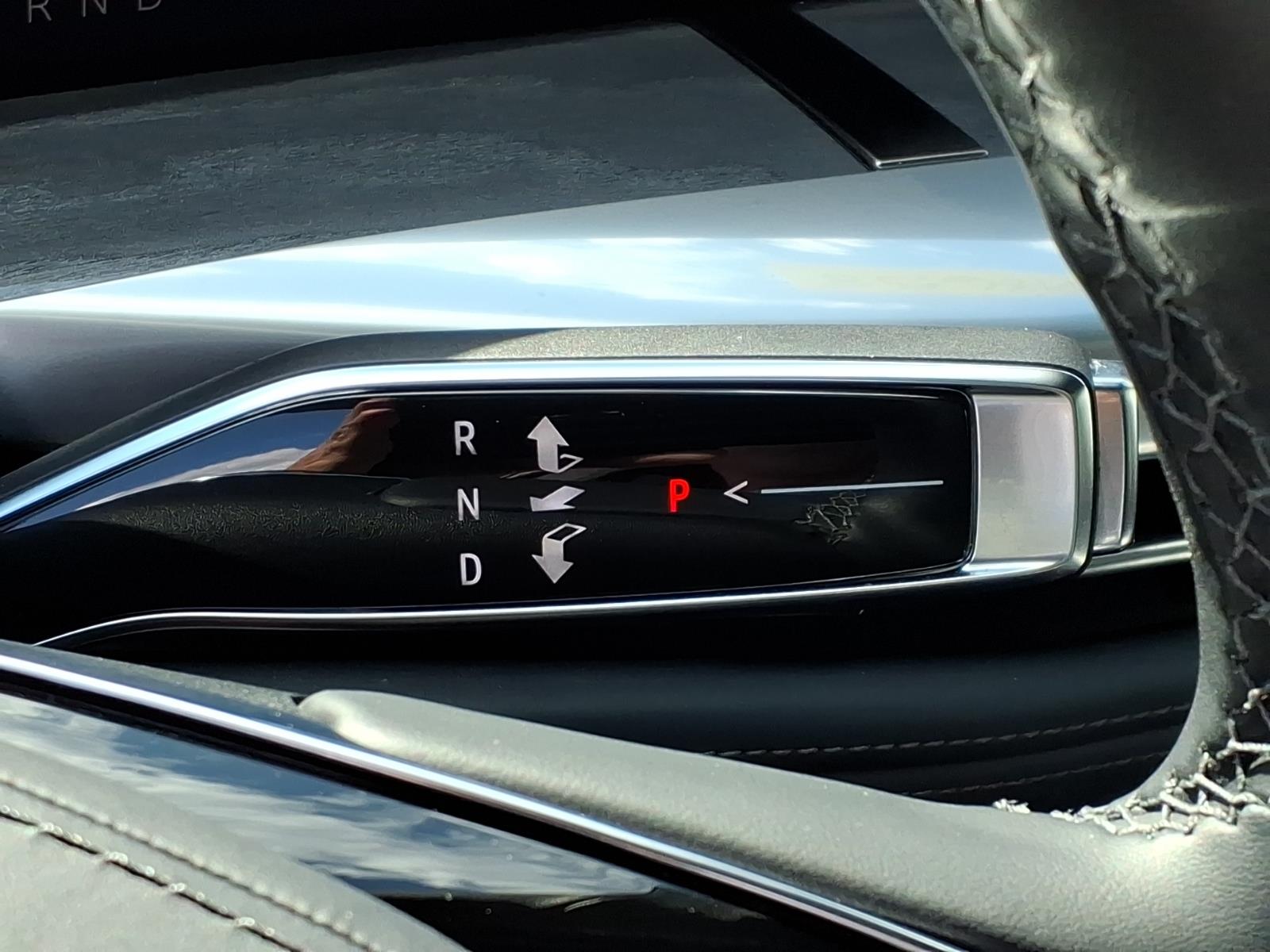 CadillacEscalade IQ28