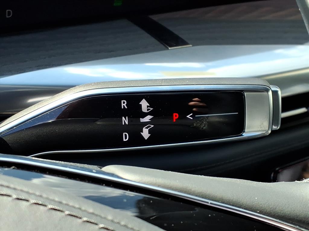 CadillacEscalade IQ28