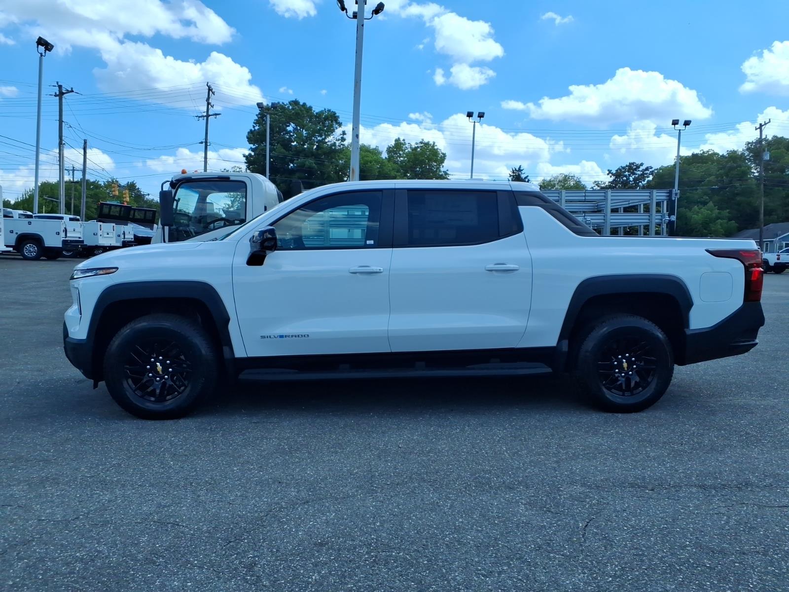 ChevroletSilverado EV2