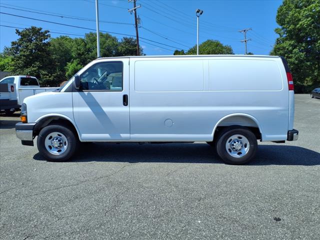 2025 Chevrolet Express RWD 2500 135