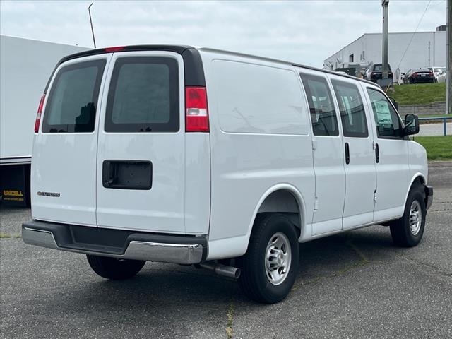 2025 Chevrolet Express RWD 2500 135