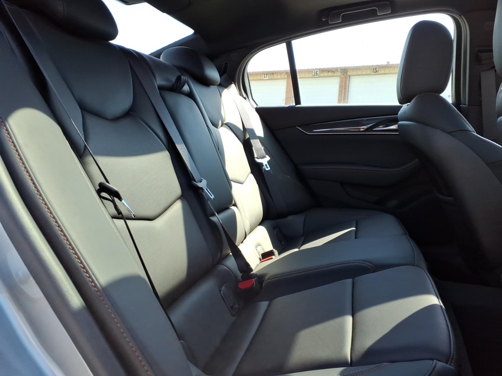 CadillacCT5-V4