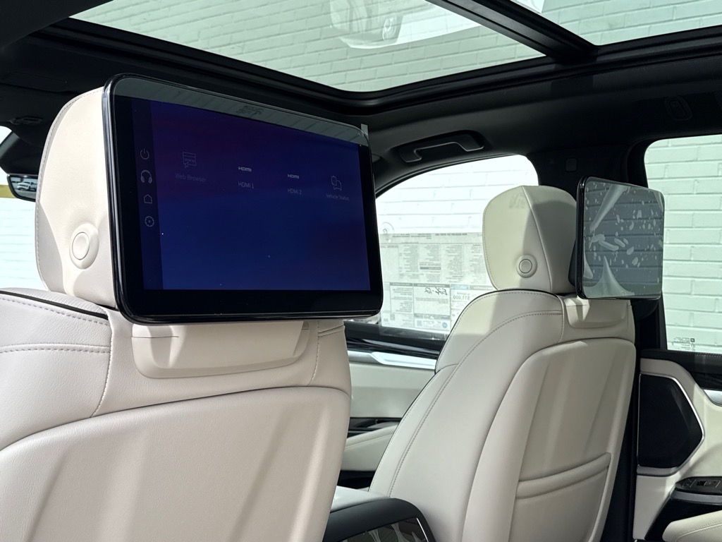 CadillacEscalade ESV6