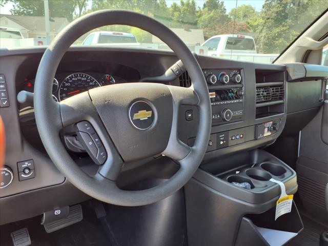 2025 Chevrolet Express RWD 2500 135