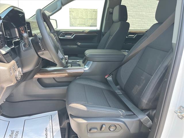 2025 Chevrolet Silverado 1500 4WD CREW CAB 147  LT TRAI
