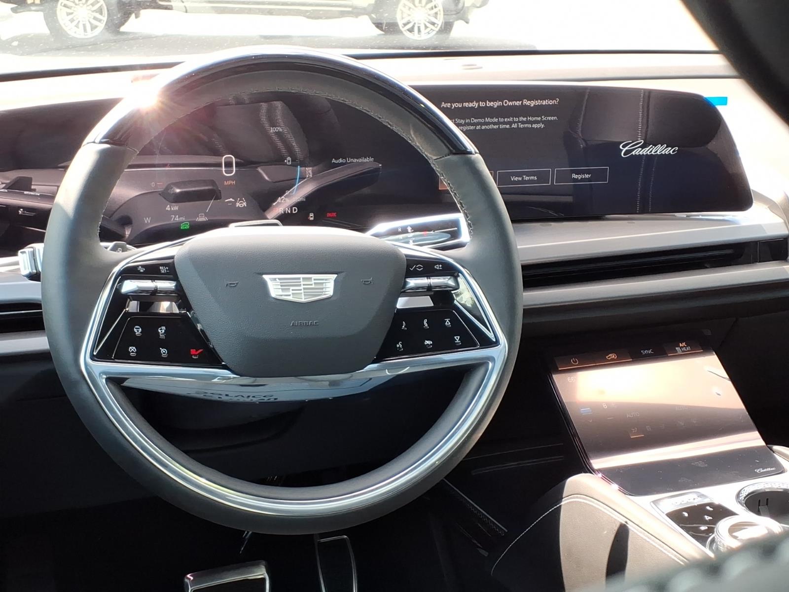 CadillacVISTIQ7