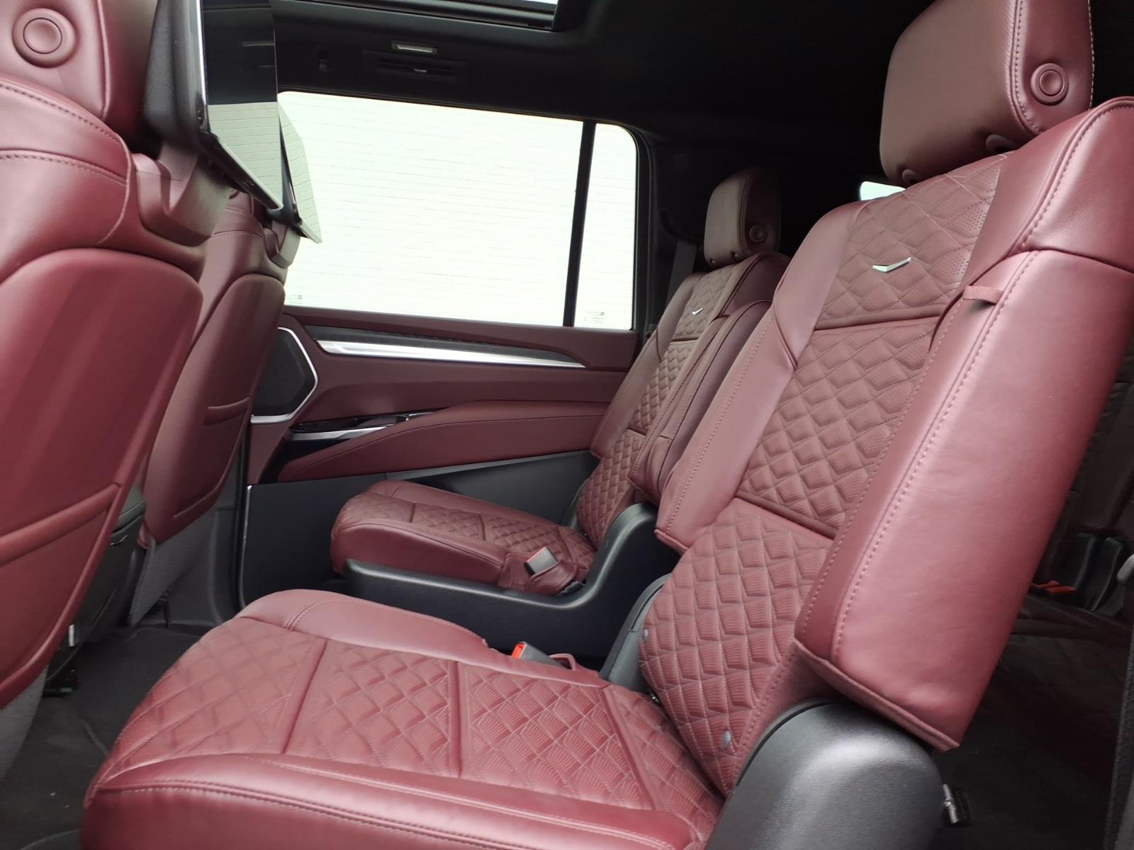 CadillacEscalade ESV7