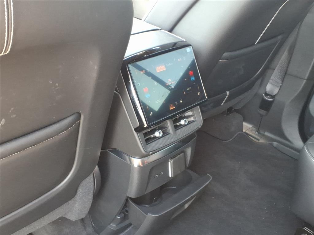 CadillacVISTIQ7