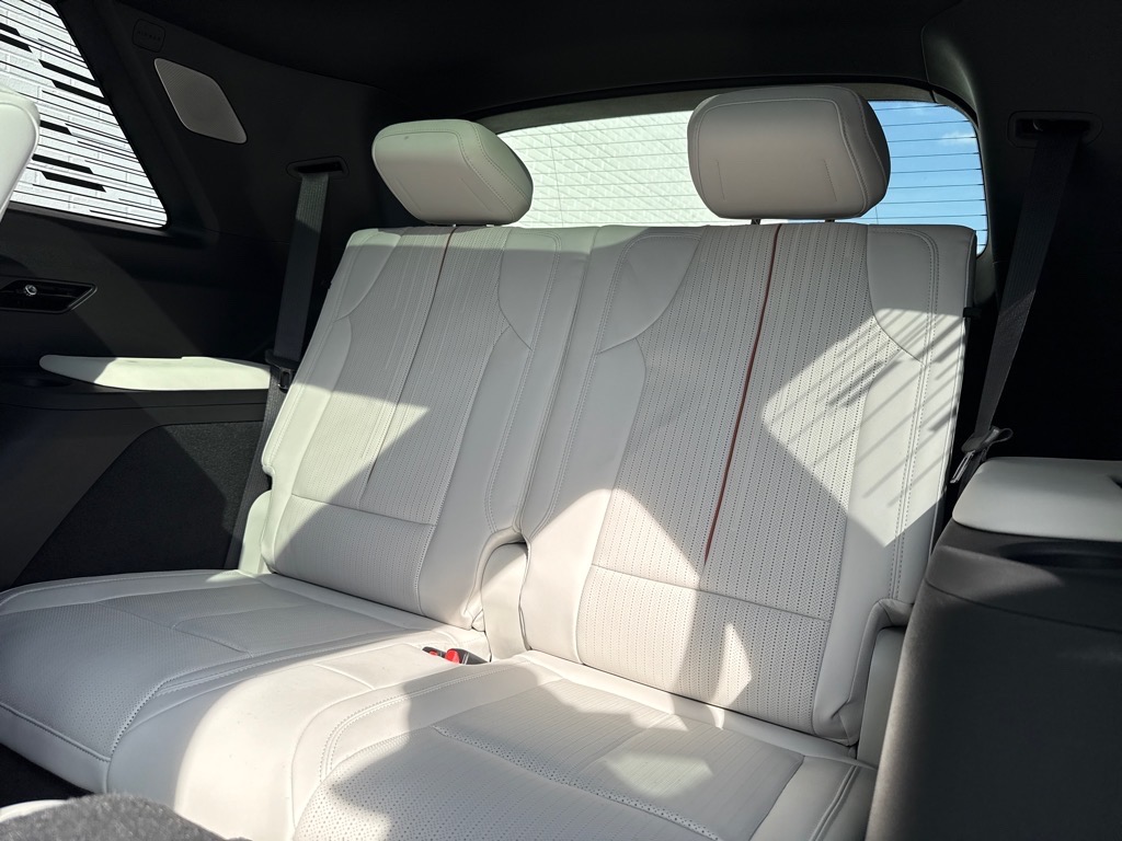 CadillacVISTIQ7