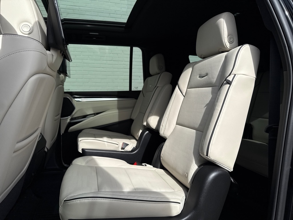 CadillacEscalade ESV7