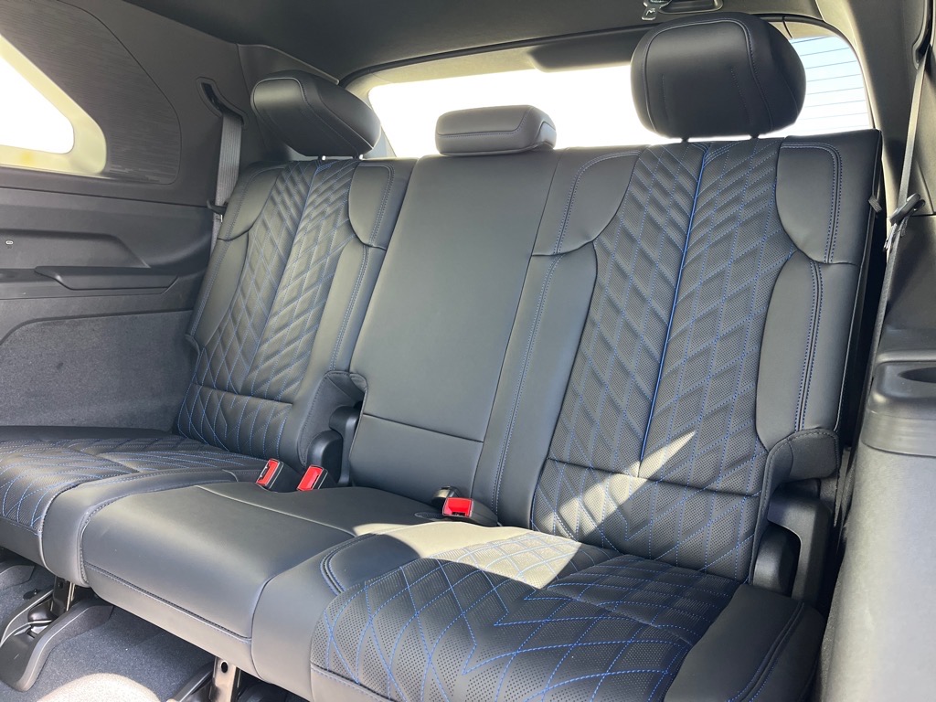 CadillacEscalade IQ7