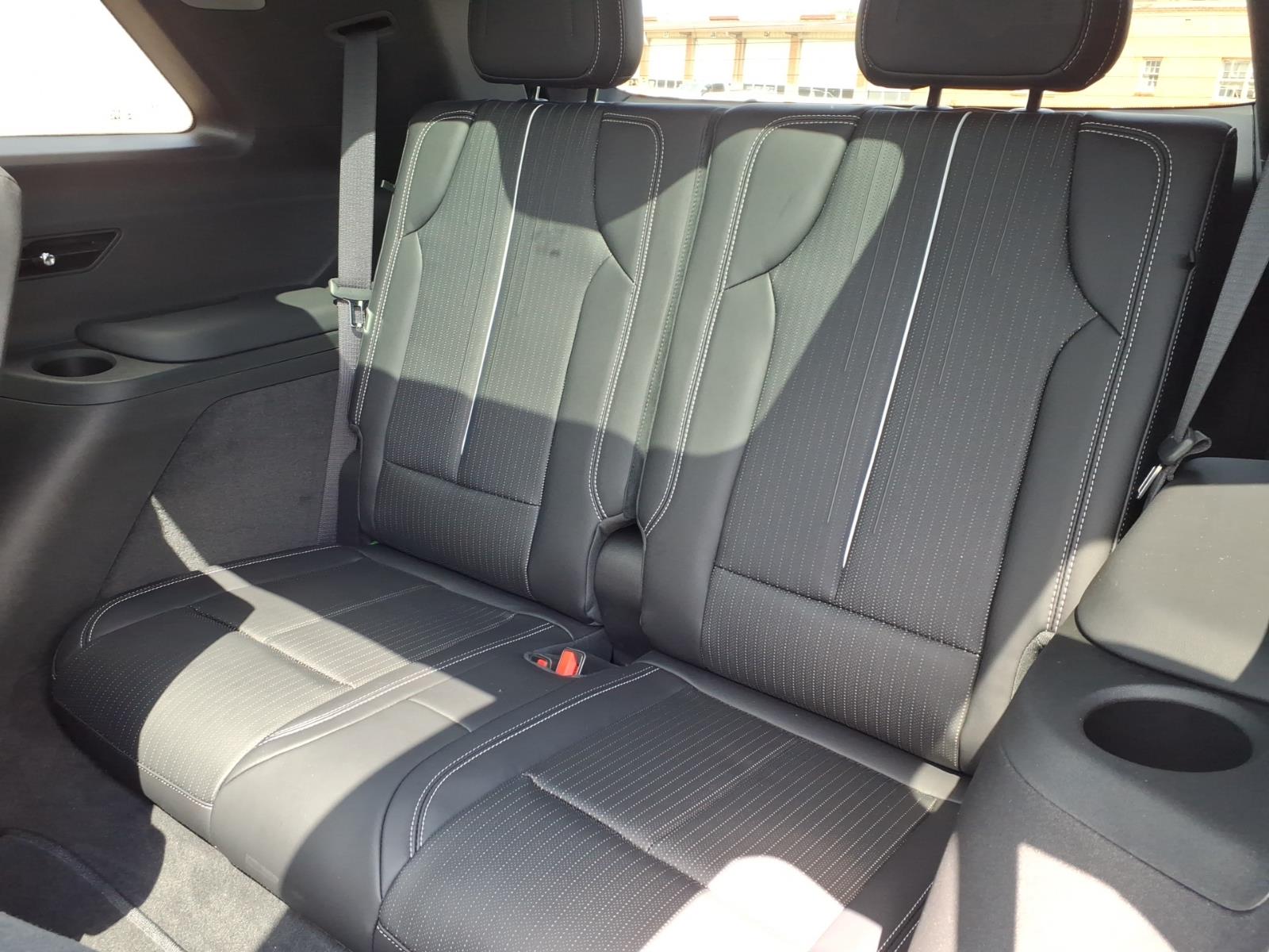 CadillacVISTIQ8