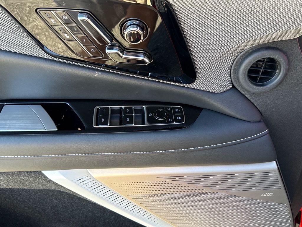 CadillacOPTIQ8