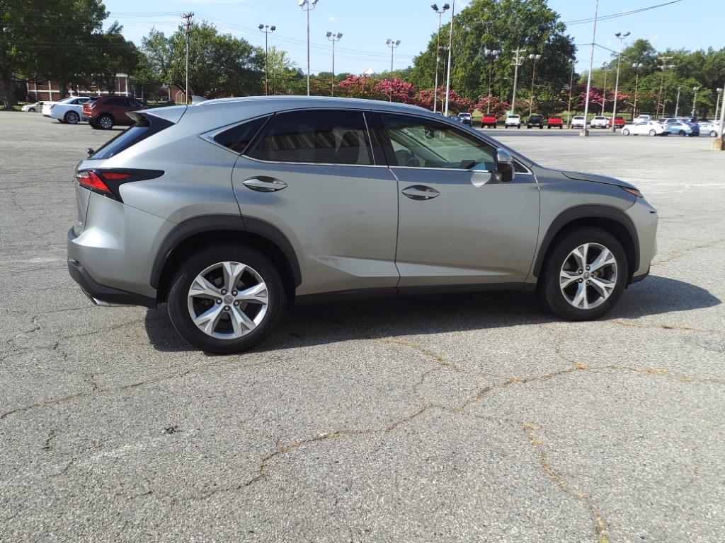 LexusNX 200t8