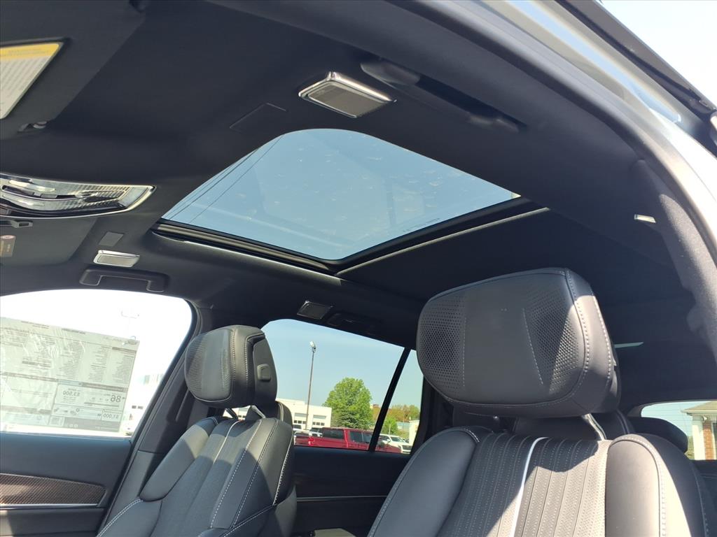 CadillacVISTIQ9