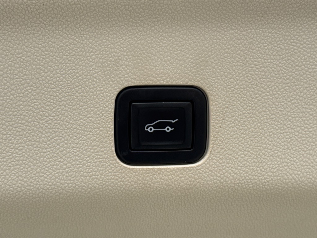 CadillacEscalade ESV9