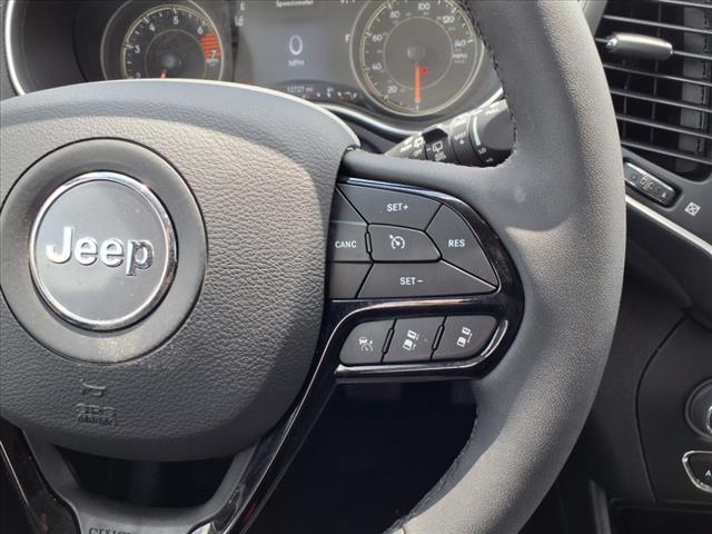2023 Jeep Cherokee Altitude Lux
