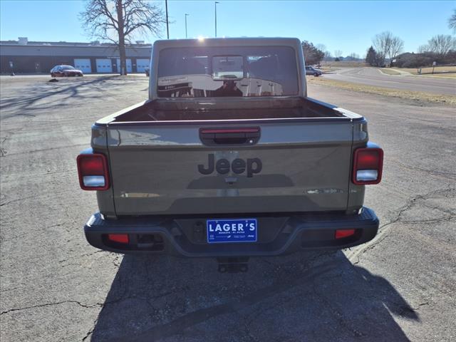 2025 Jeep Gladiator NightHawk