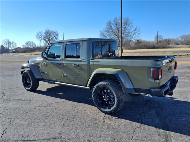 2025 Jeep Gladiator NightHawk