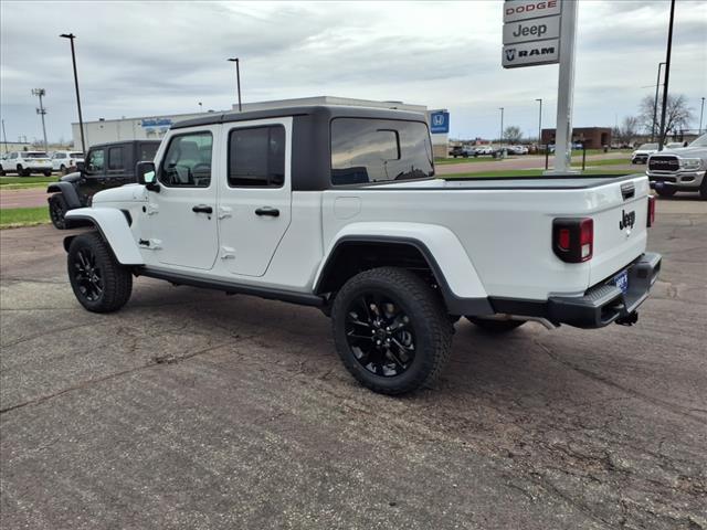 2025 Jeep Gladiator NightHawk