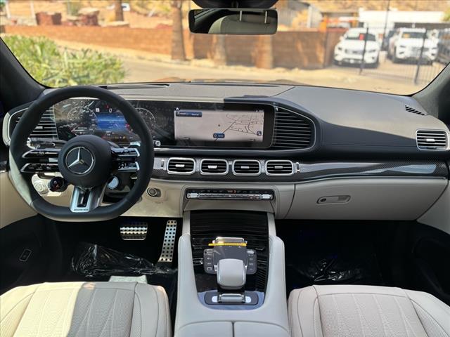 2025 Mercedes-Benz GLS 