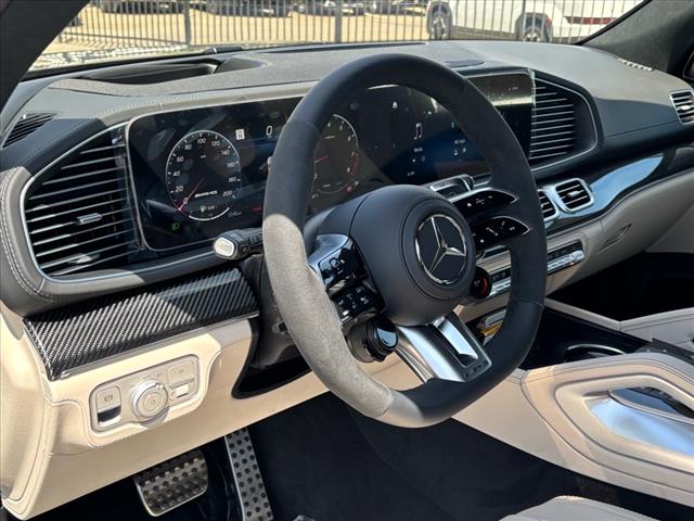 2025 Mercedes-Benz GLS 
