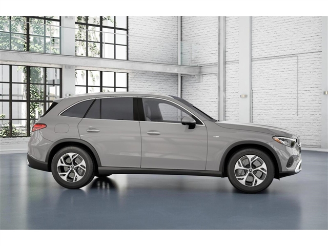 2025 Mercedes-Benz GLC 