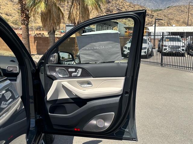 2025 Mercedes-Benz GLS 