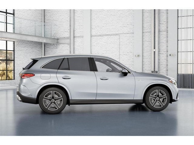 2025 Mercedes-Benz GLC 